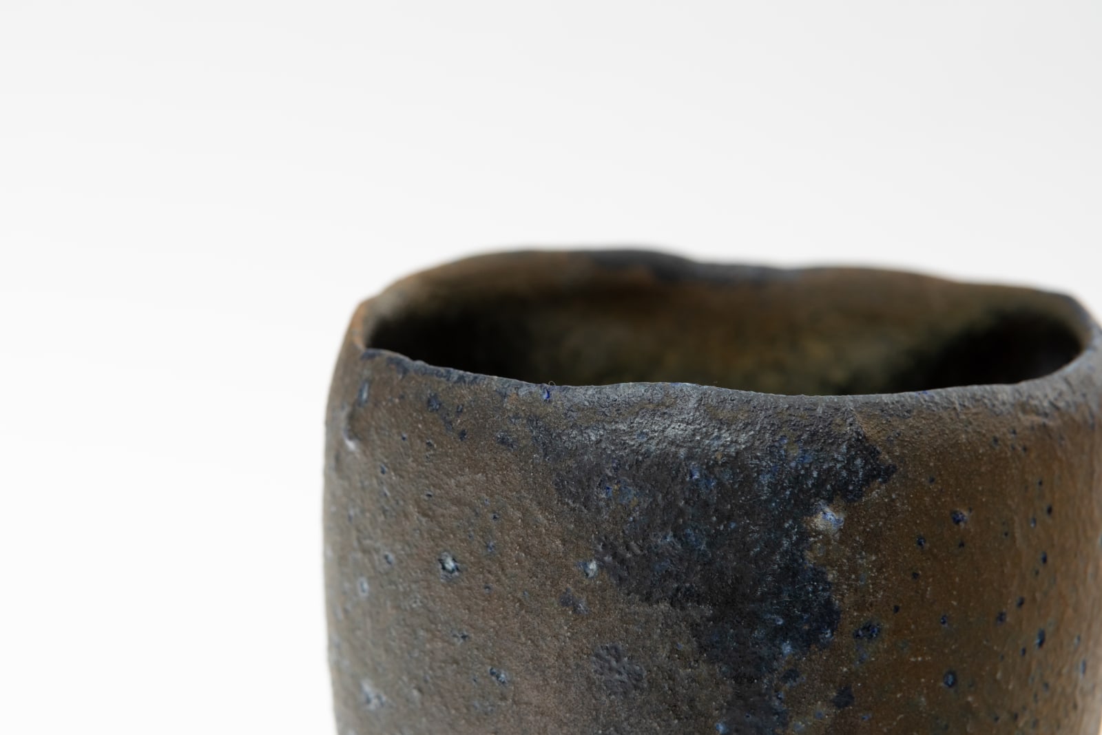 Hiroshi Goseki, Blue Yohen Black Tea Bowl - 蒼変黒茶盌