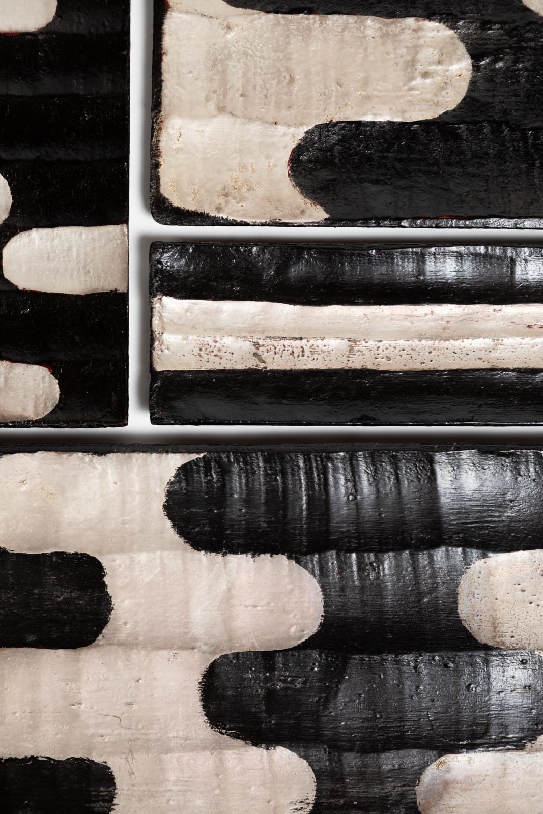Tohru Matsuzaki, Long black lacquer tray 黒漆銀鎬長皿, 2021