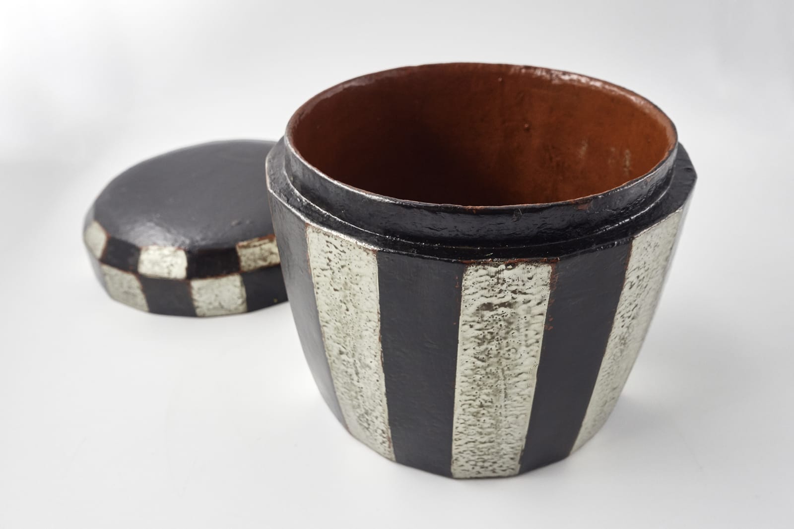 Tohru Matsuzaki, Ridged Round Box, 2018