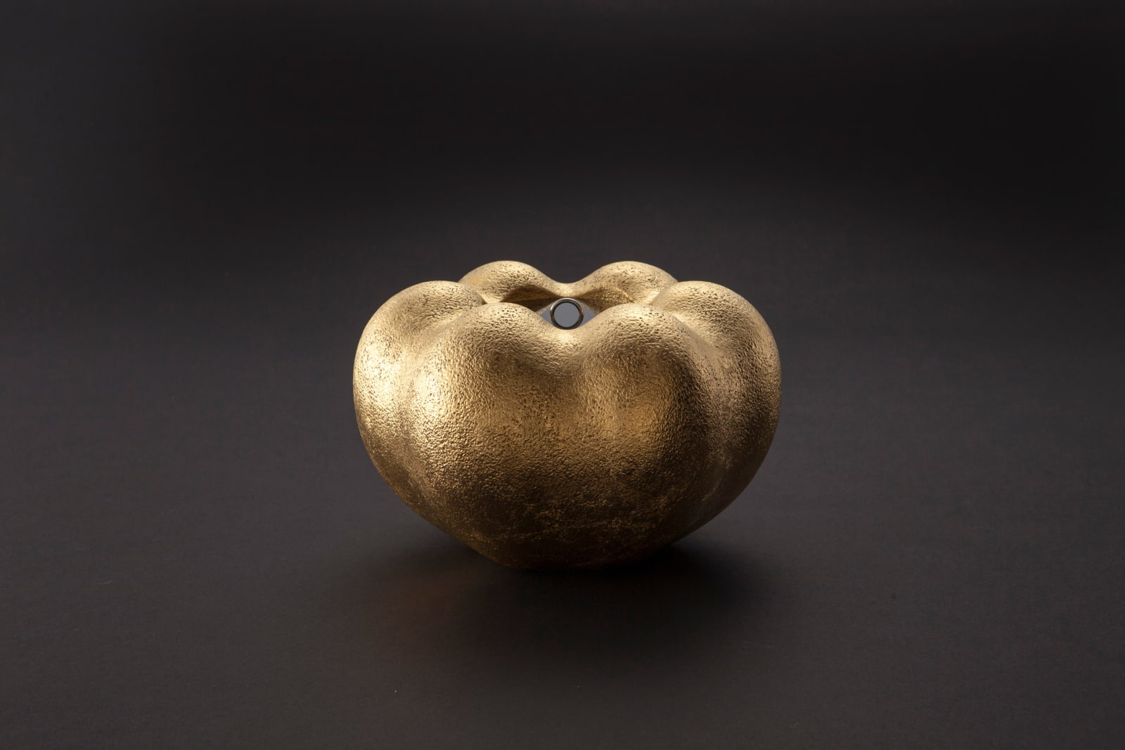 Jihei Murase, Gold Melon-Shaped Water Jar 金彩阿古陀水指, 2024