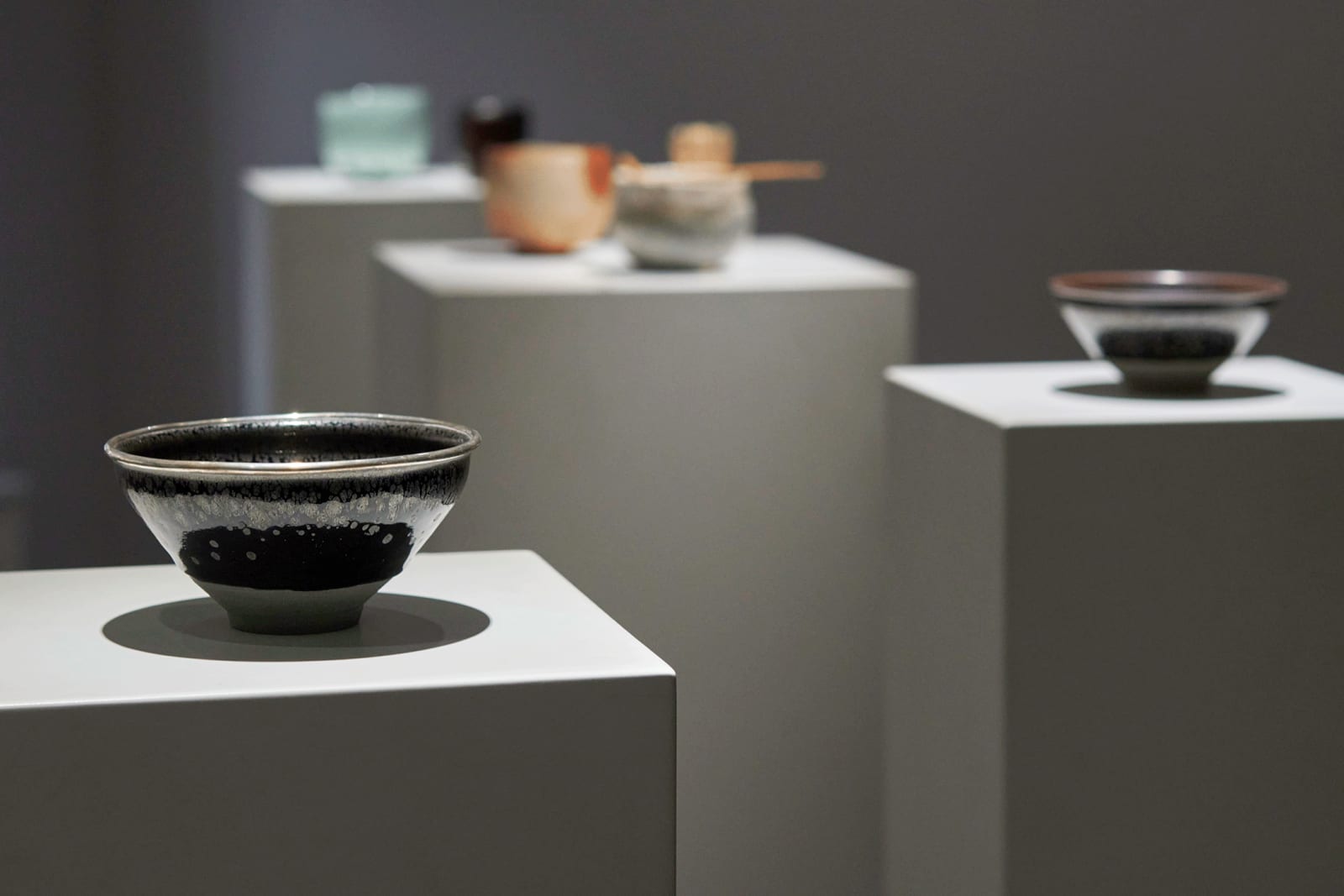 Noriyuki Furutani, Yuteki Tenmoku Tea Bowl (fired in anagama kiln) - 油滴天目茶盌 本銀覆輪仕立(穴窯焼成)