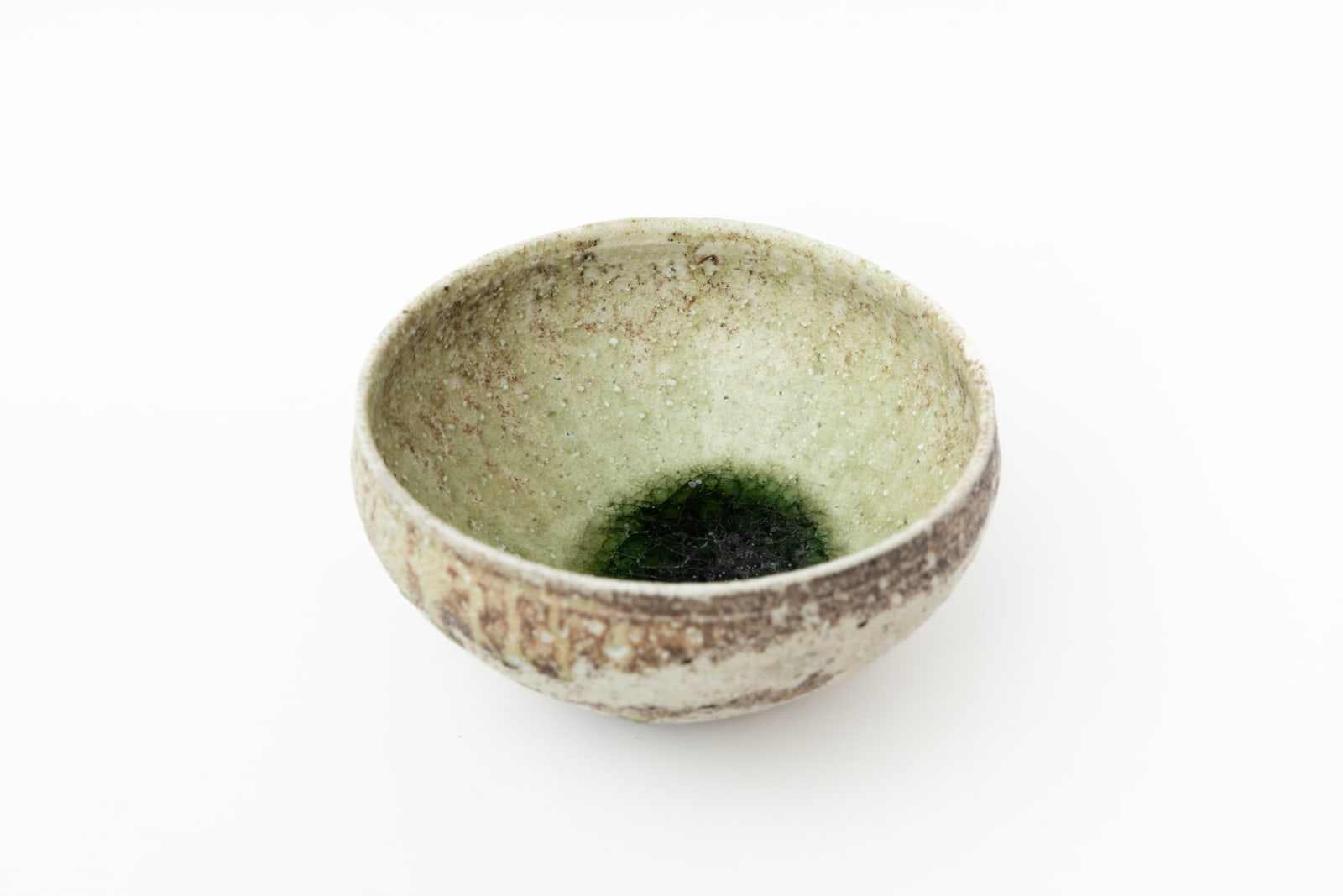 Yui Tsujimura, Natural Ash Tea Bowl - 自然釉丸茶盌 | Ippodo Gallery