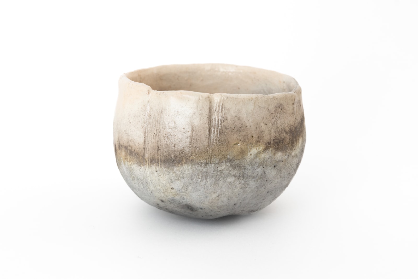 Shion Tabata, 白楽茶碗 - White Raku Tea Bowl | Ippodo Gallery
