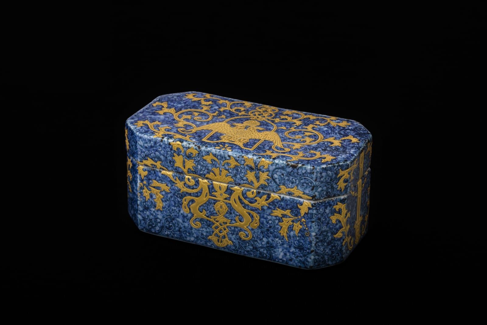 Yuki Hayama, Memory Box: Imperial Gift of an Iznik Blue I