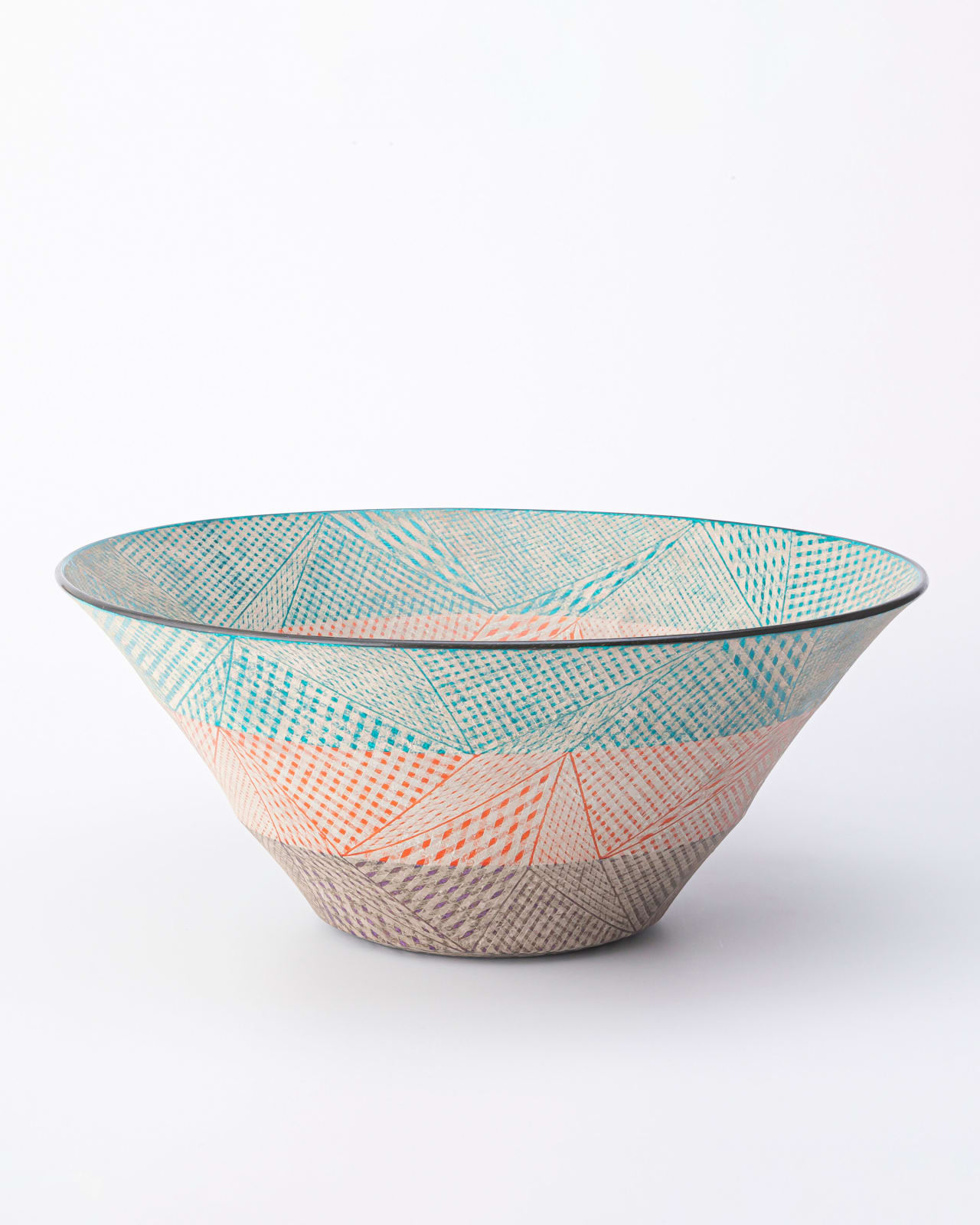 Masahiro Maeda | Bowl with Overglaze Enamels and Silver Decoration 色絵銀彩鉢 | 2023 | Ceramic | Ippodo Gallery