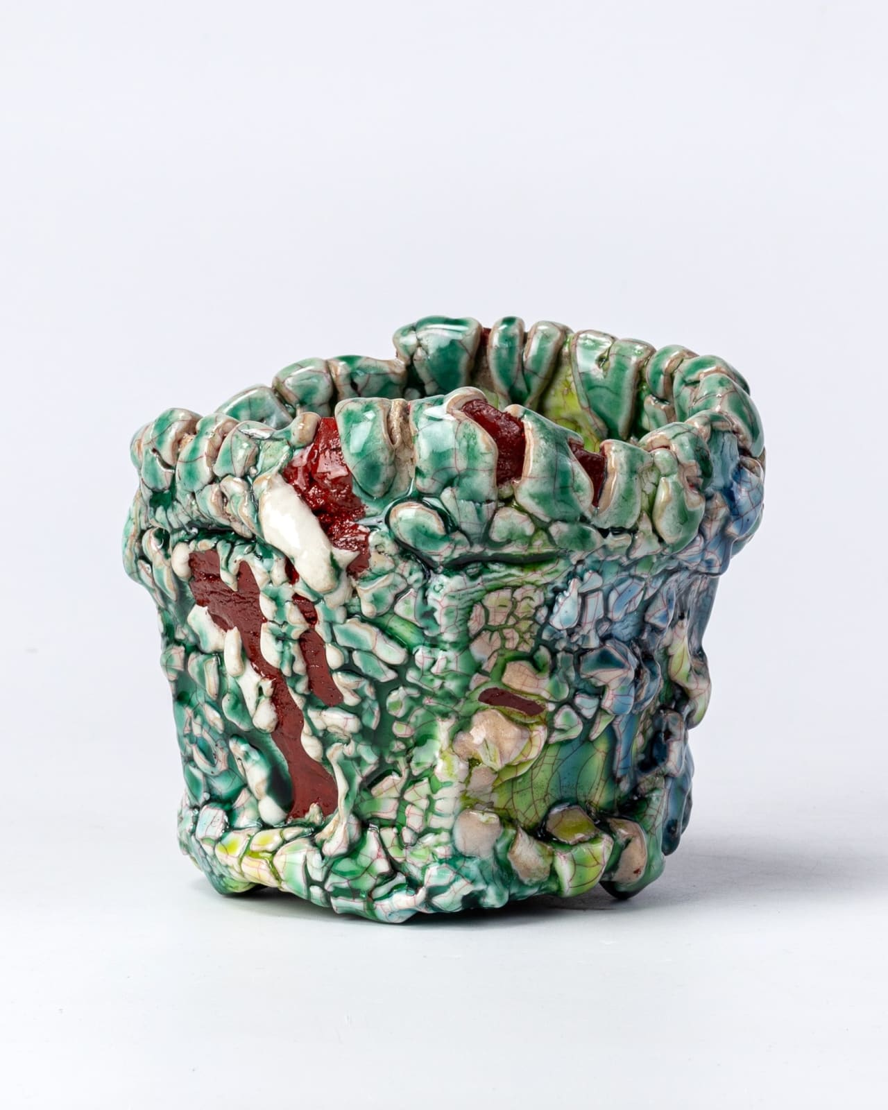 Kodai Ujiie, Oribe Lacquer Tea Bowl - 織部漆朱塗茶盌, 2023
