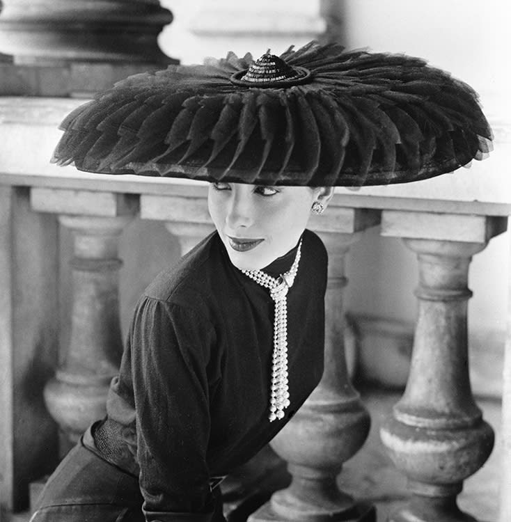 Norman Parkinson, Legroux Soeurs’ Hat , 1952