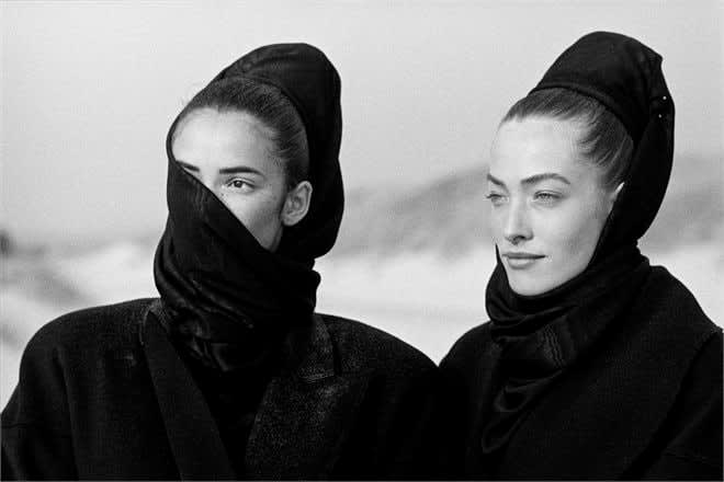 Peter Lindbergh, Tatjana Patitz, Linda Spierings, Azzedine Allaïa, Le Touquet, France, 1996