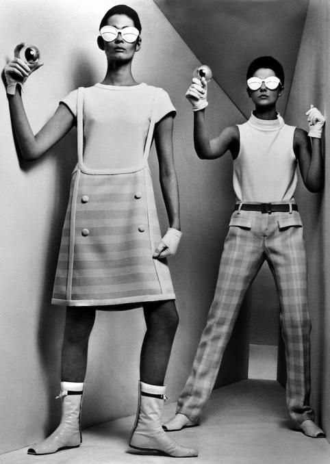 William Klein, Courrèges in box, Paris, VOGUE, 1964