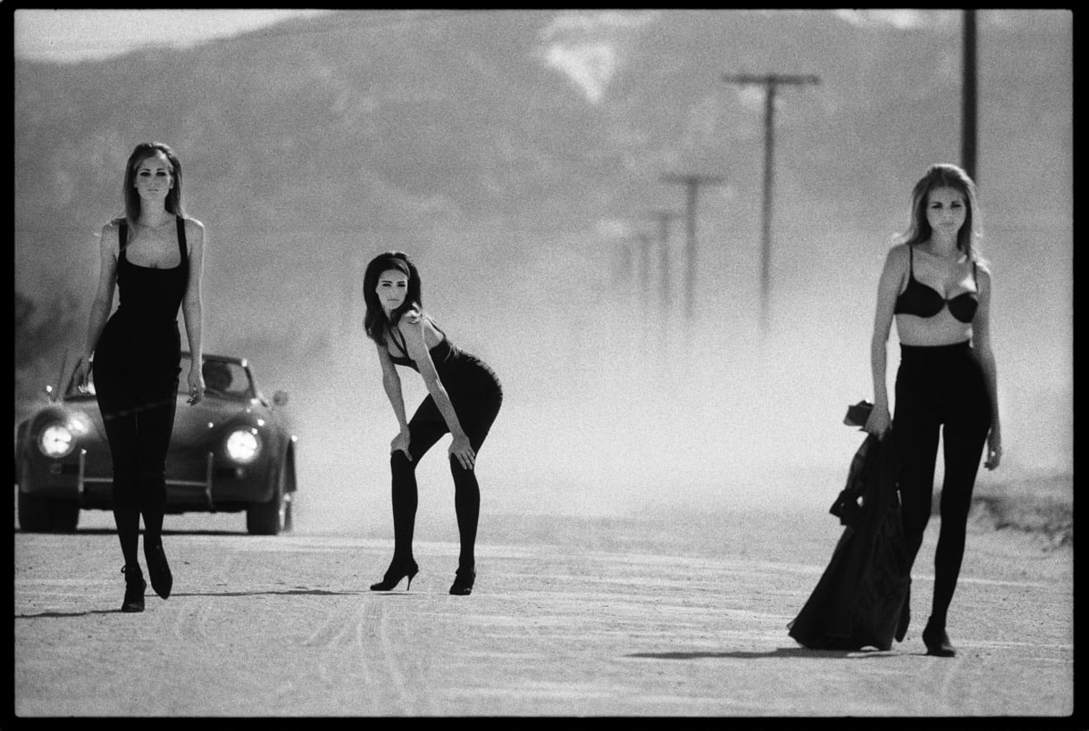 Max Vadukul, Somebody, Leslie Navajas, Misty, for Vogue Paris, El Mirage Desert, 1992