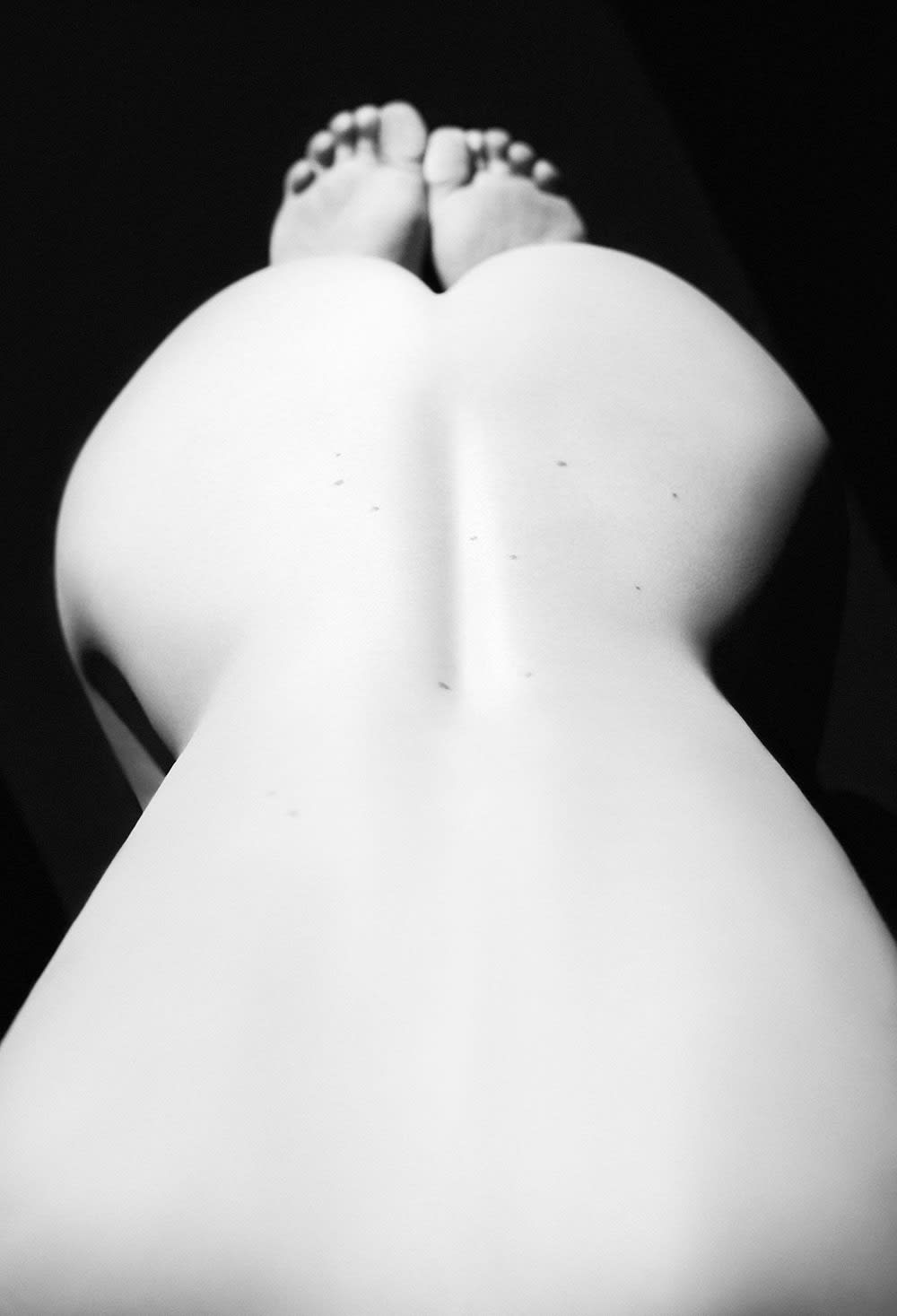 Marcus Schaefer, Nude back & feet, 2022