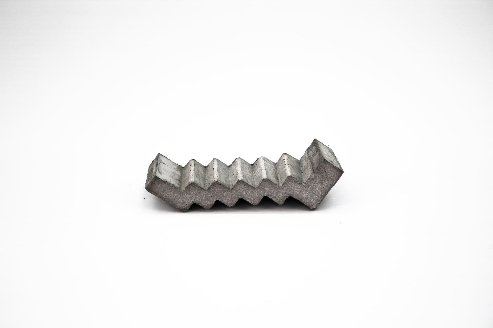 Jessica Briceño Cisneros, Escalera Pared Techo II, 2025