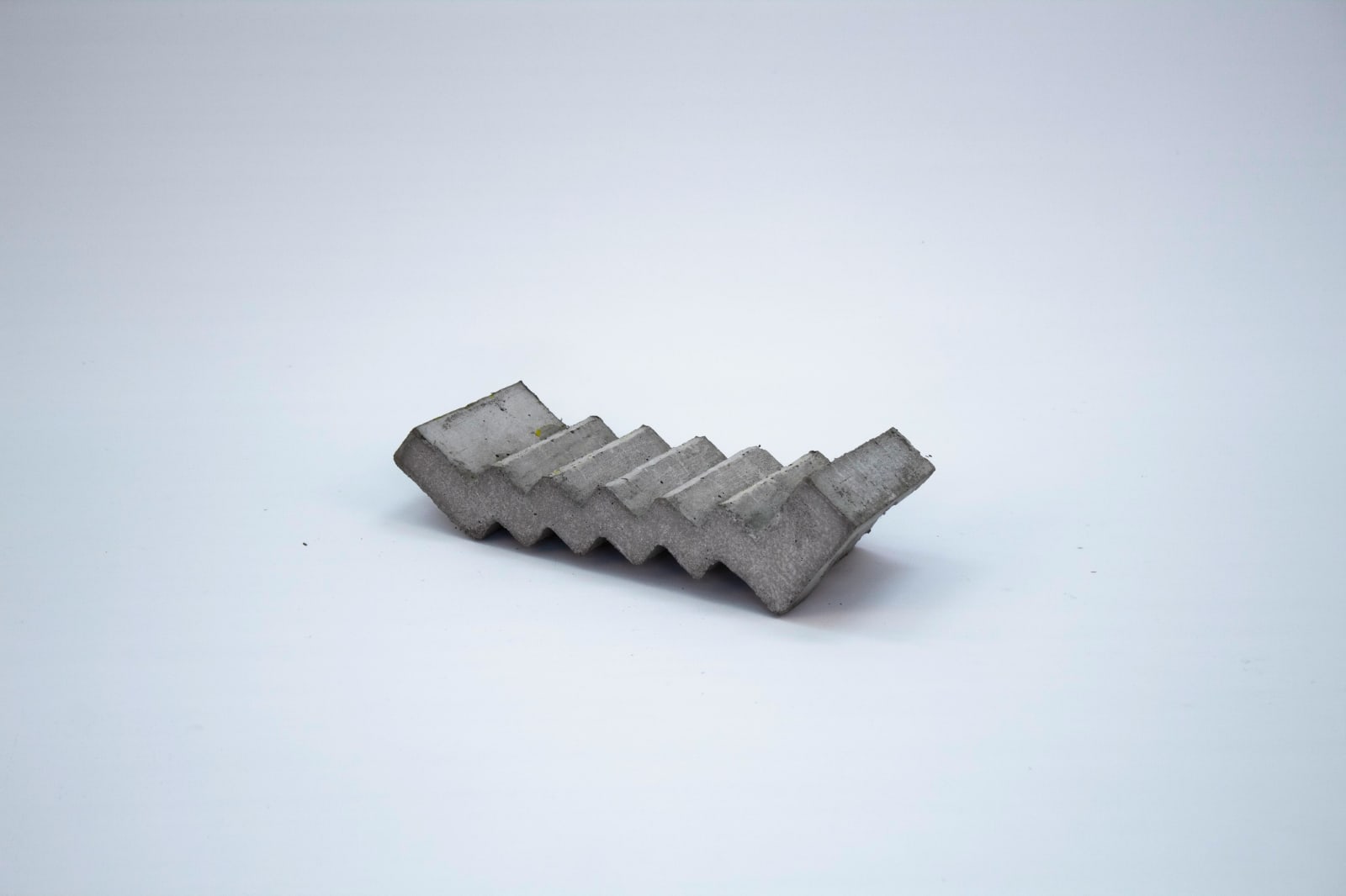 Jessica Briceño Cisneros, Escalera Pared Techo I, 2025