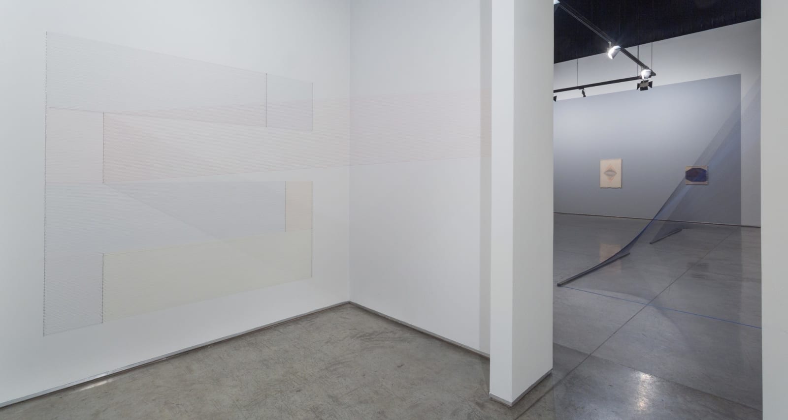 Haleh Redjaian, in-between spaces, 2015