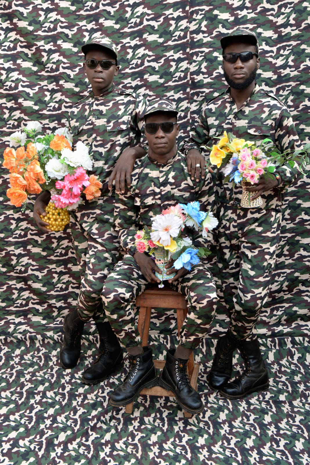 Leonce Raphael Agbodjelou, Untitled (Citizens of Porto-Novo), 2018