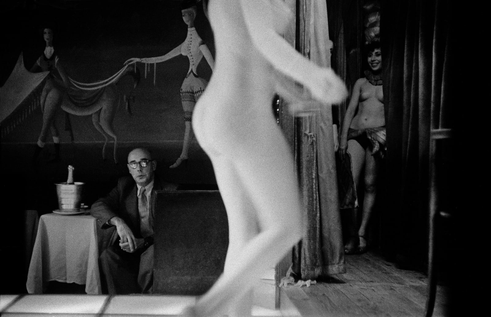 Frank Horvat, Paris, Le Sphynx H, 1956