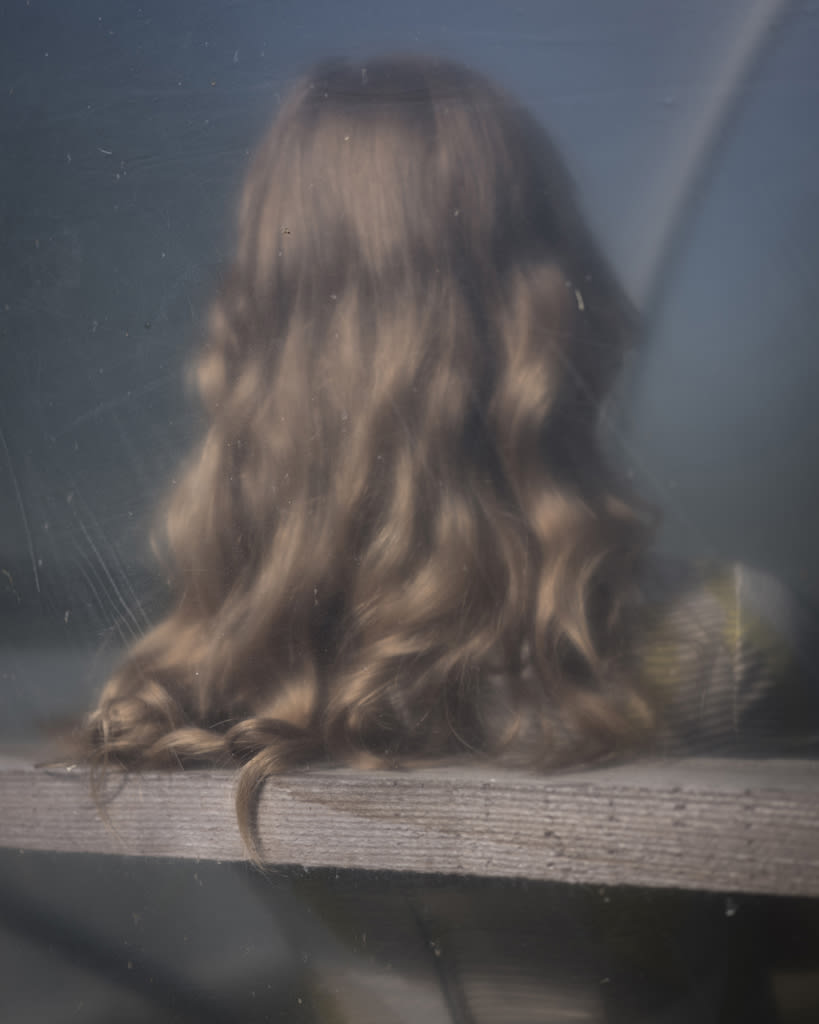 Cig Harvey, Curl, Touching, 2018
