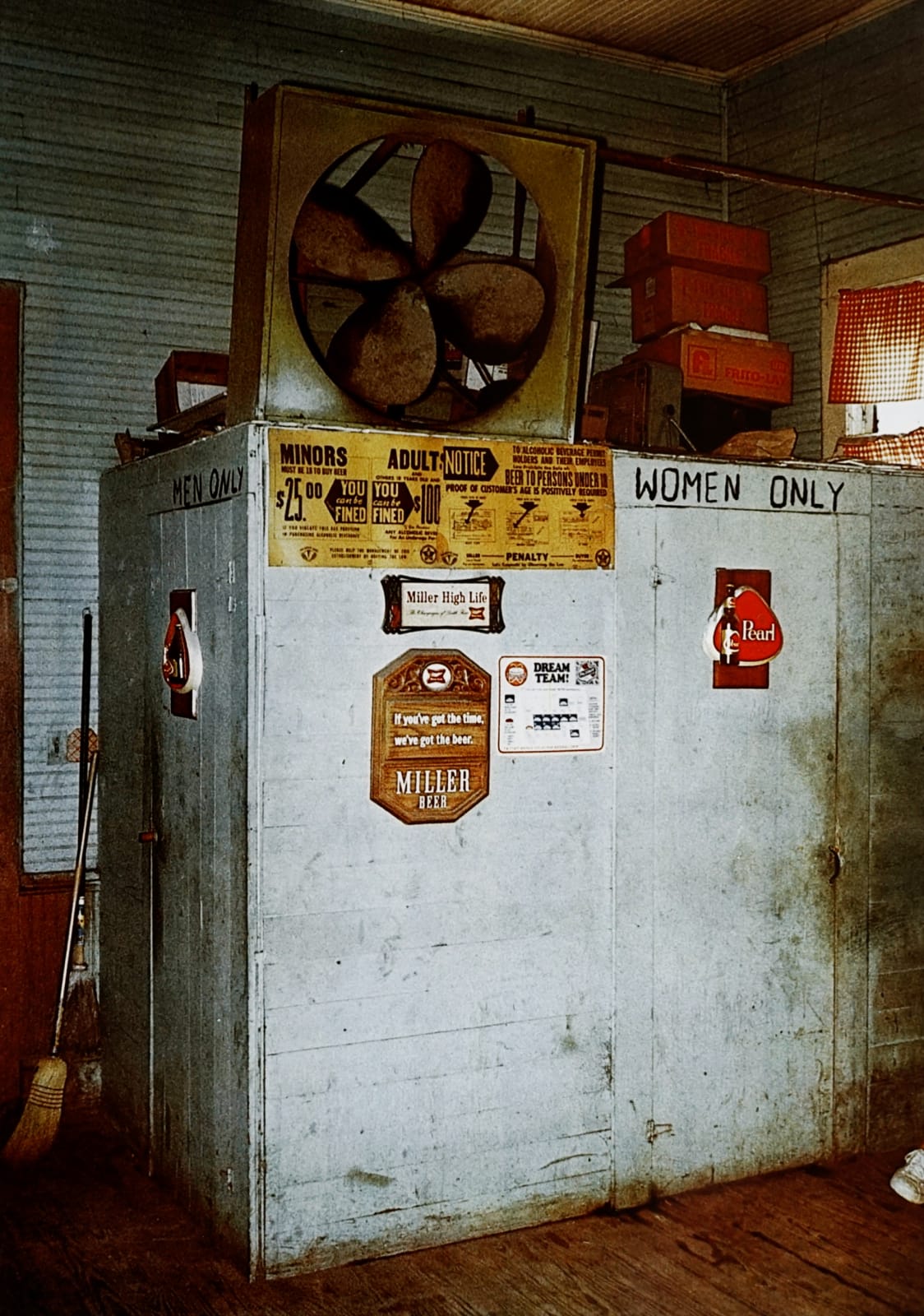 William Eggleston, Untitled from Portfolio 10.D.70.V1 (women only), 1971