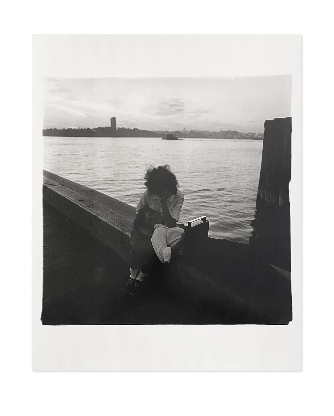 Diane Arbus, Couple on a pier, NYC, 1963