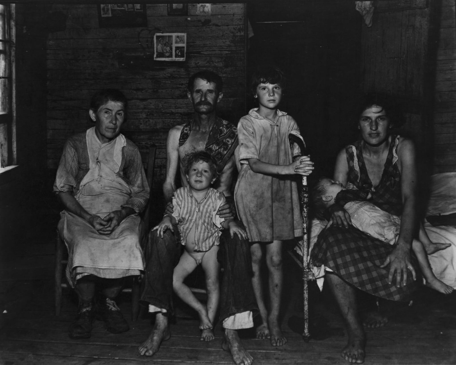 Walker Evans, Bud Fields and His Family, Hale County, Alabama, 1936