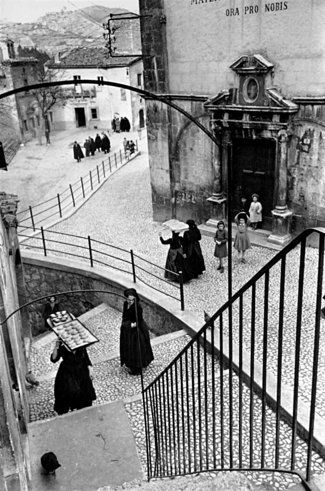 Henri Cartier-Bresson, Aquila degli Abruzzi, Italy, 1952