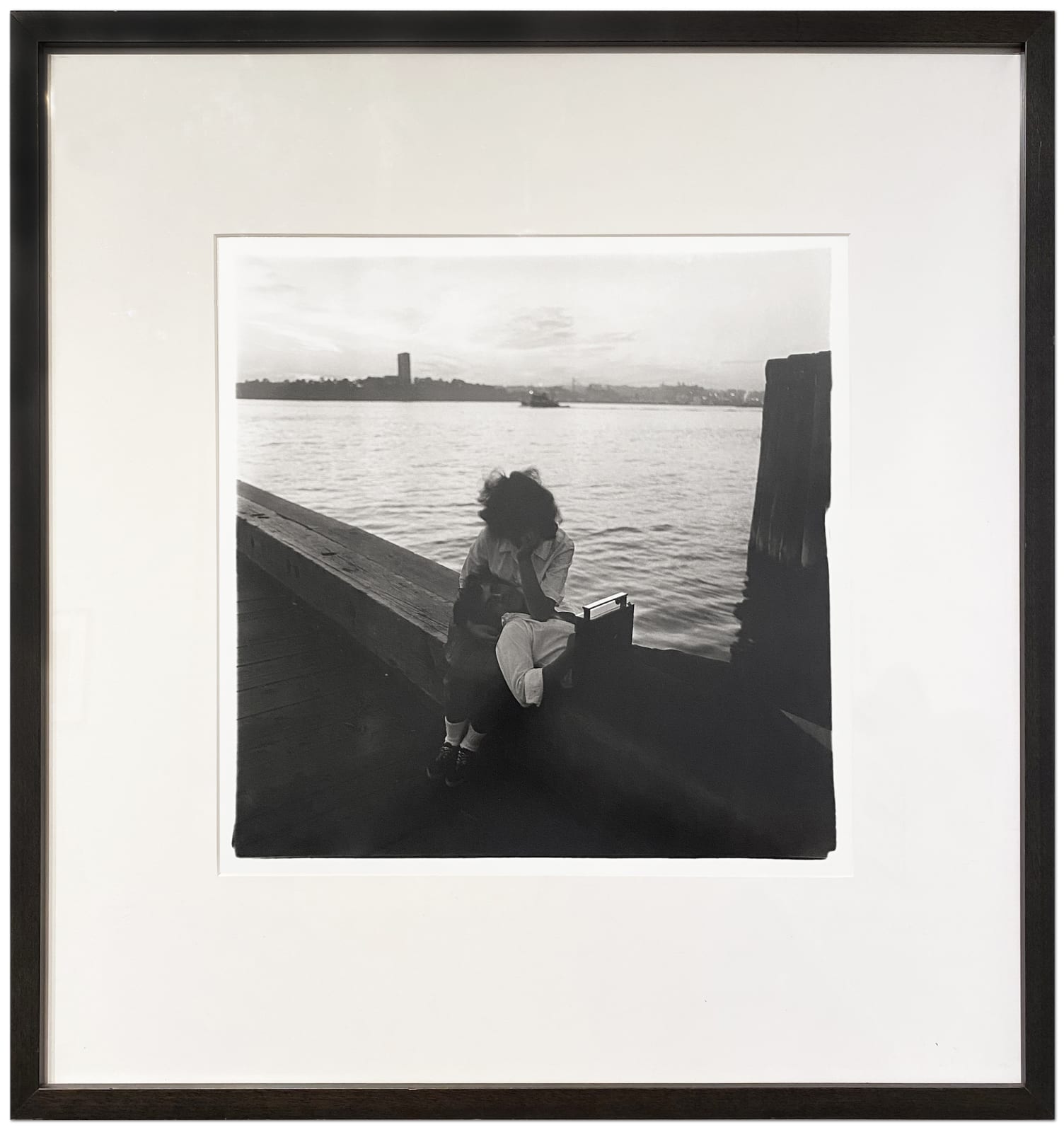 Diane Arbus, Couple on a pier, NYC, 1963