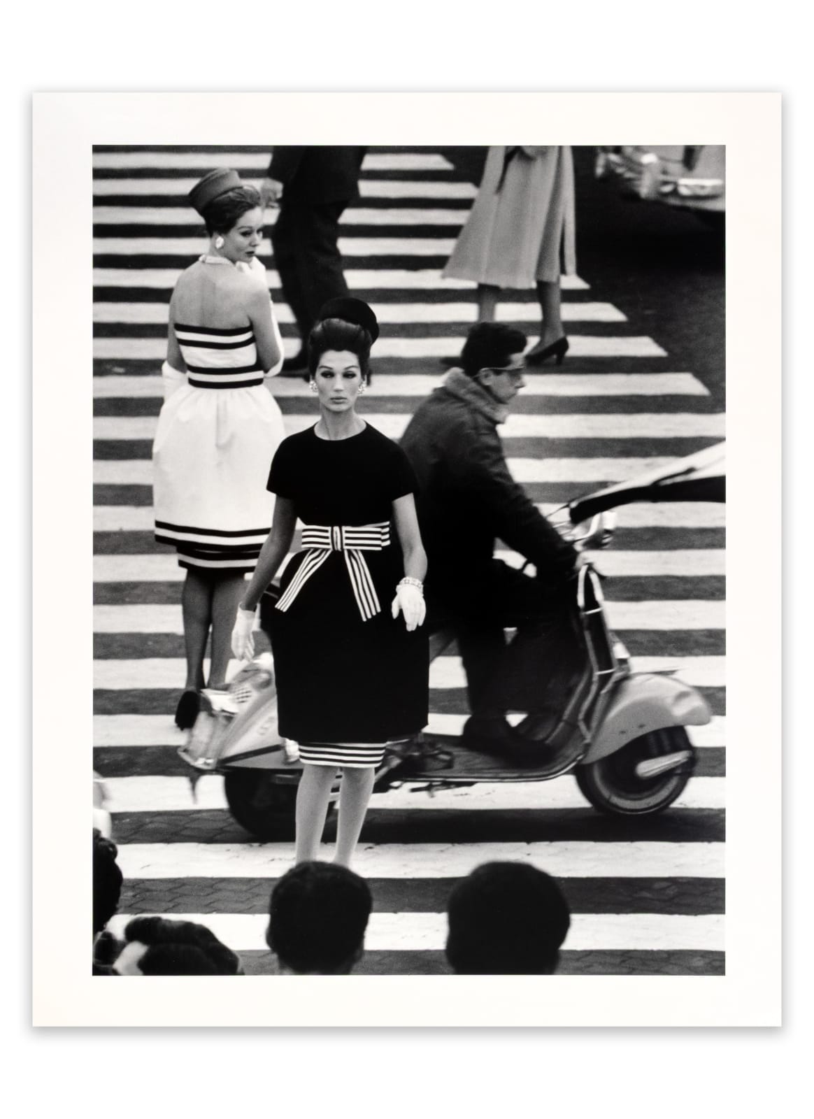William Klein, Simone + Nina, Piazza di Spagna, Rome, 1960