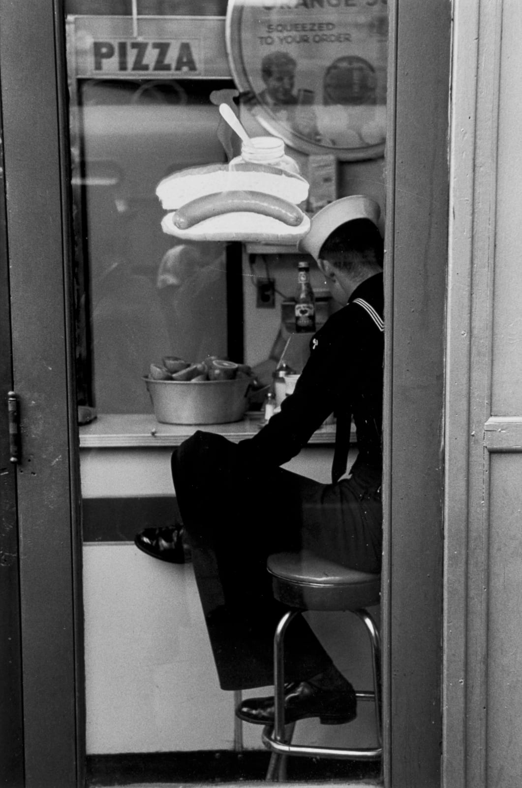 Louis Stettner, Sailor, Times Square, 1951