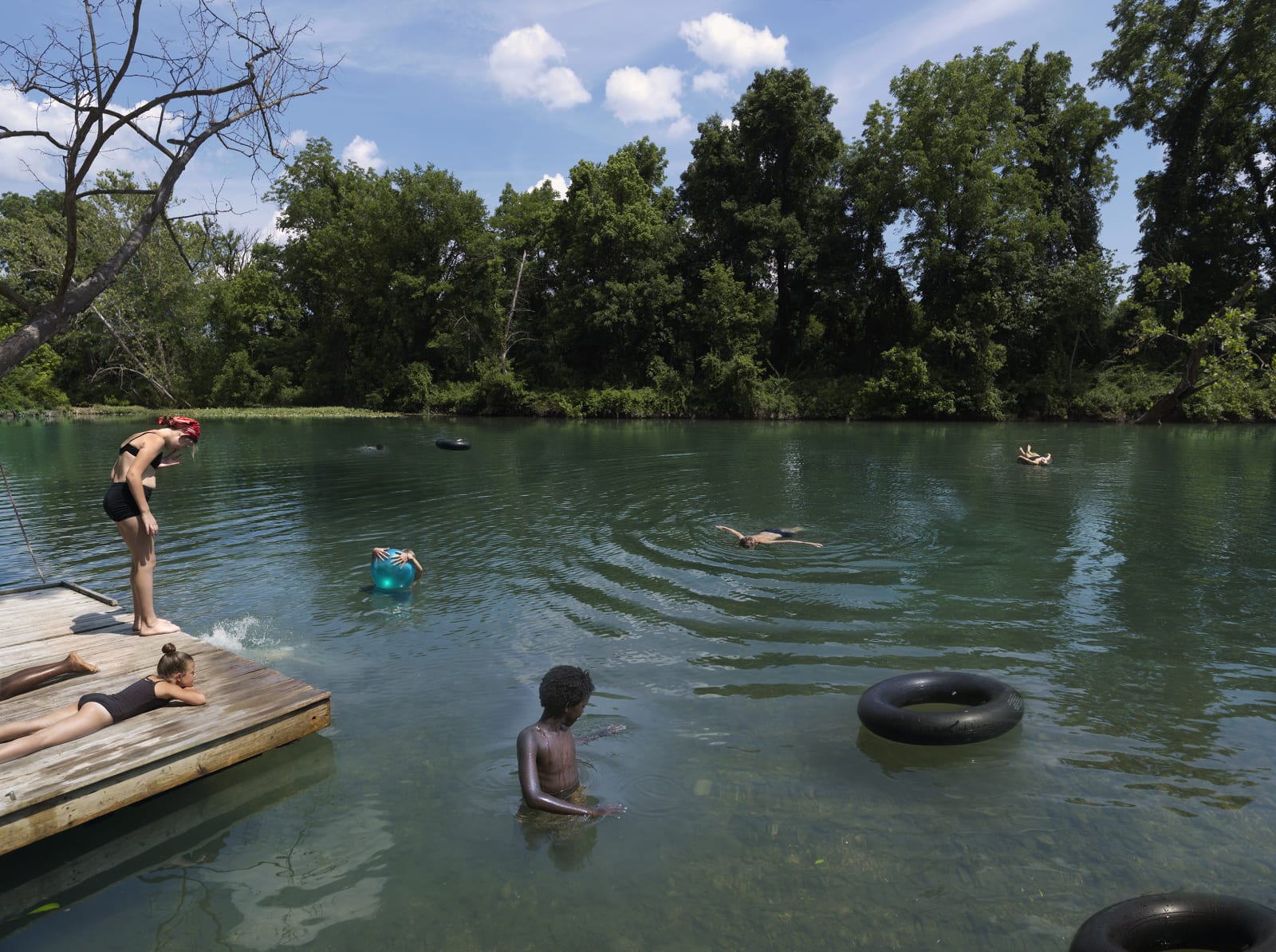 Julie Blackmon, Lindenlure, 2020