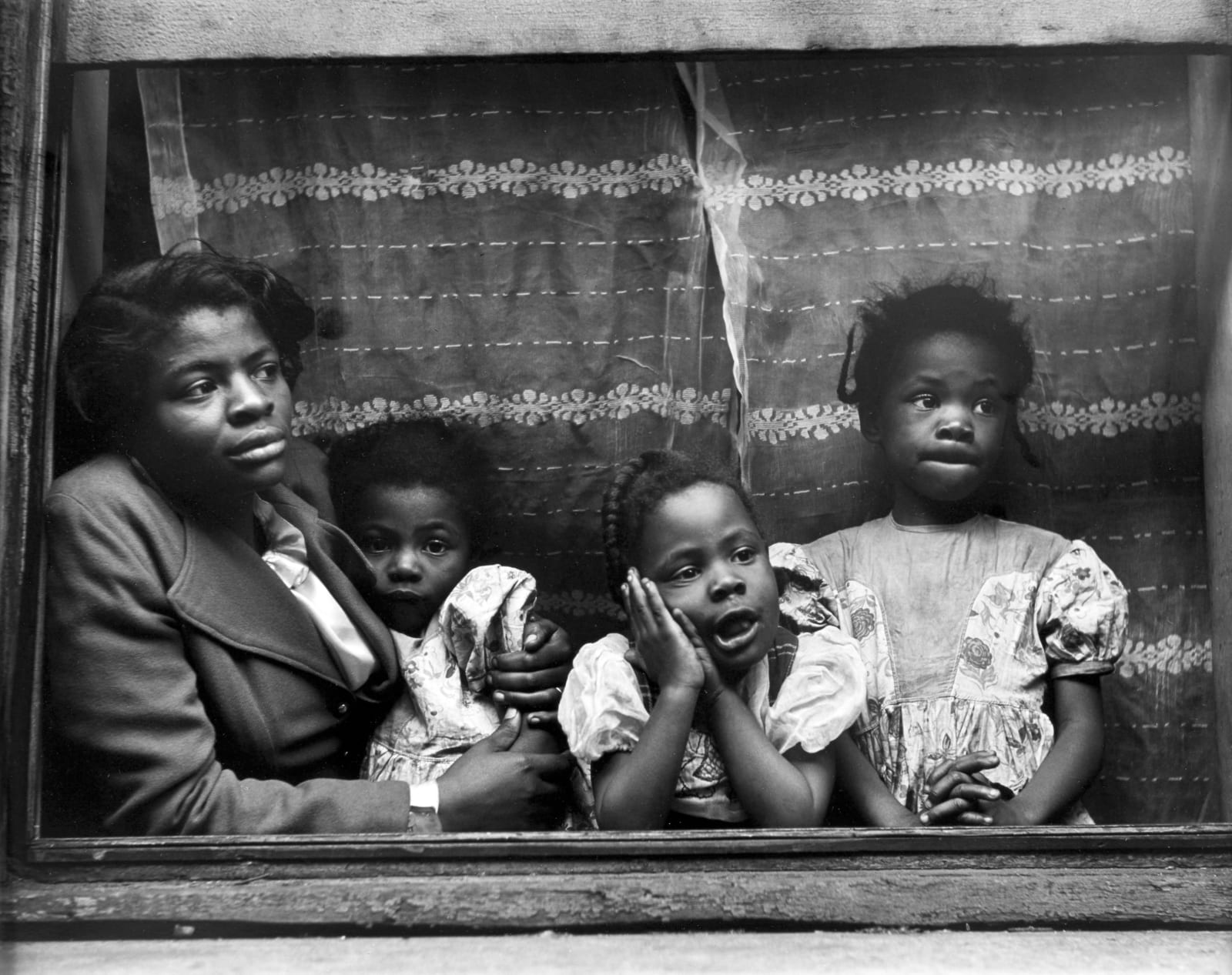 Morris Engel, Rebecca-Harlem Family, 1947