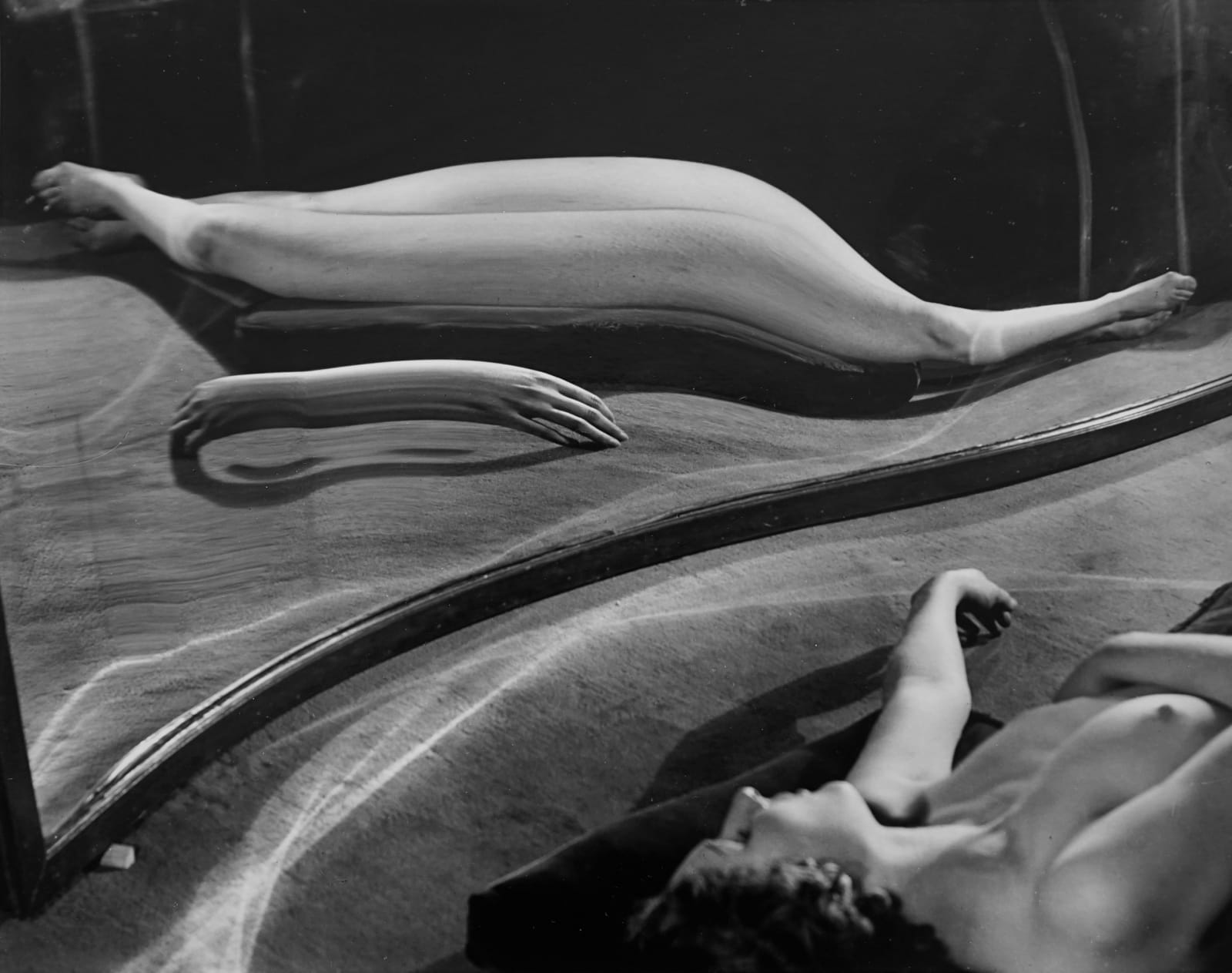 André Kertész, Distortion #49, Paris, 1933