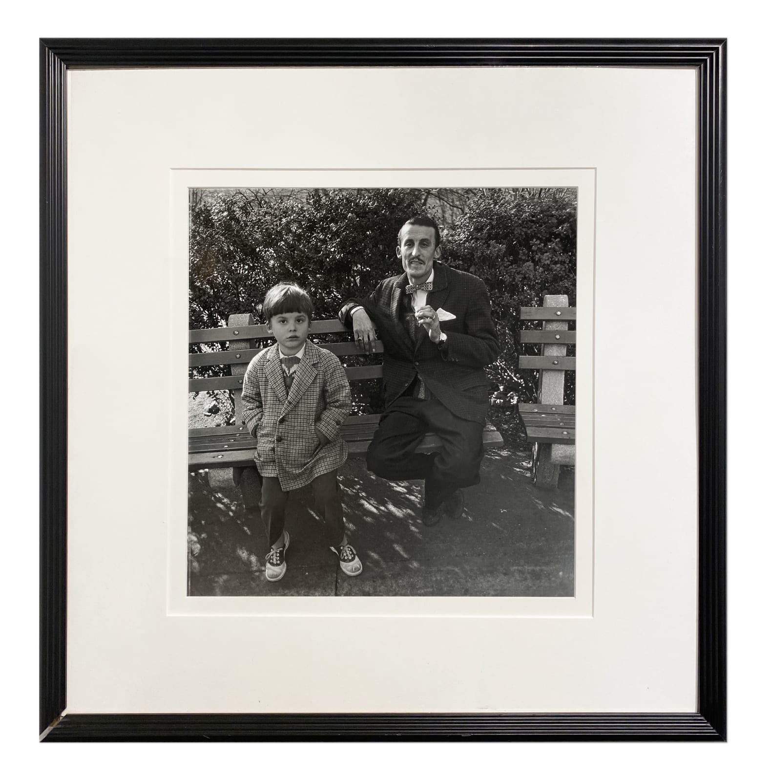 Diane Arbus, Man and a boy on a bench in Central Park, N.Y.C, 1962