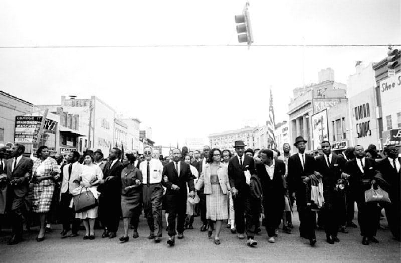 Steve Schapiro, Selma March Entering Montgomery (wide), Martin Luther King, Jr., Coretta Scott King, Rosa Parks and Others , 1965