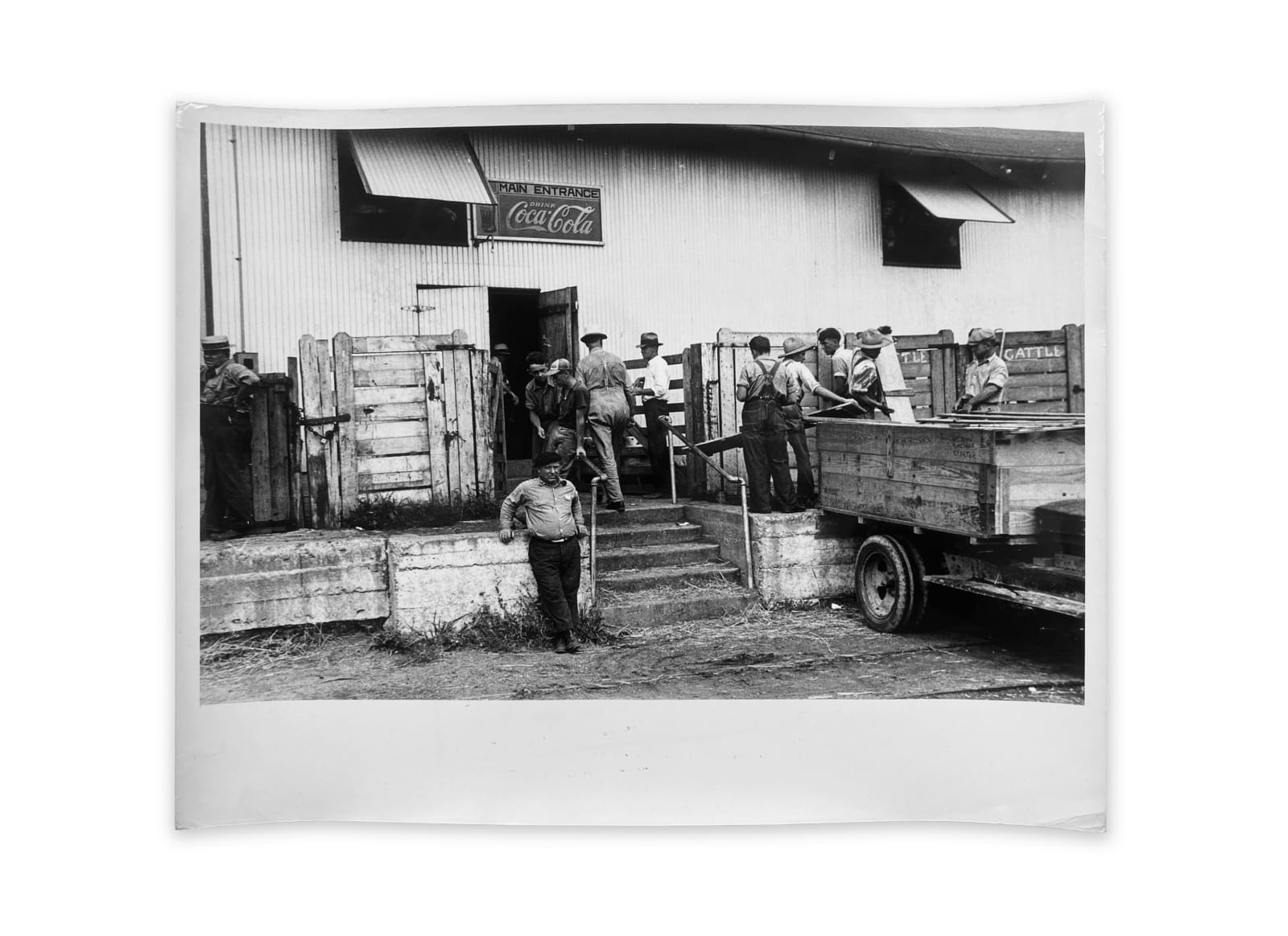 Ben Shahn, Unloading platform. Pickaway Livestock Cooperative Association, central Ohio, 1938