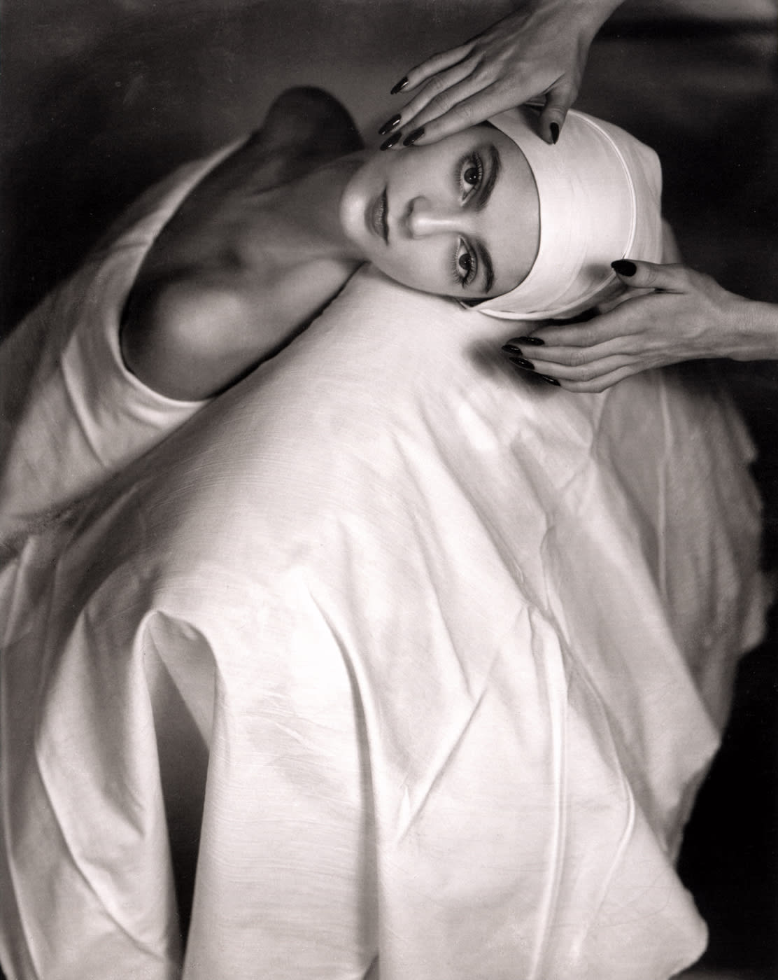 Horst P. Horst, Carmen Face Massage, 1946