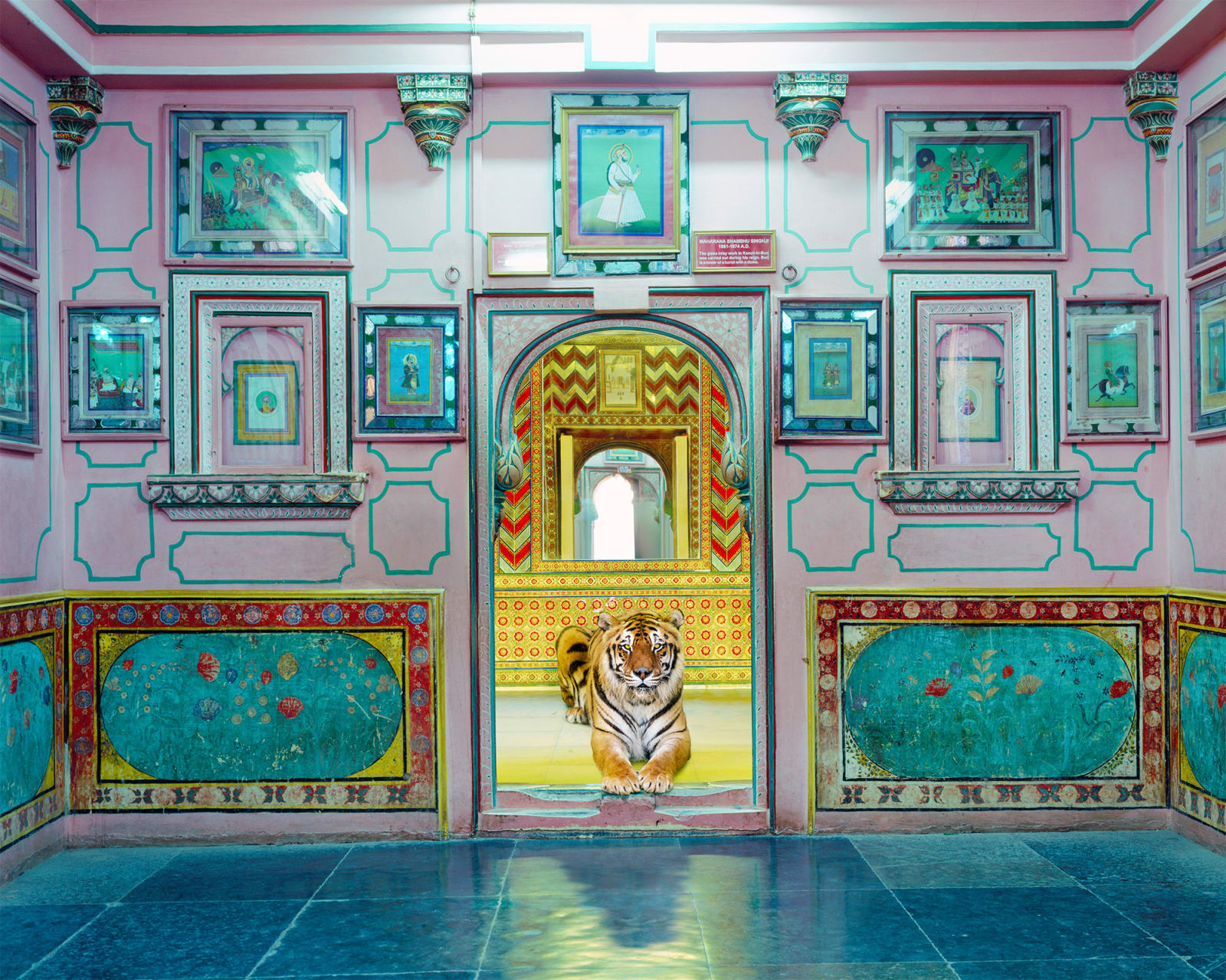 Karen Knorr, Interloper, Sheesh Mahal, Udaipur City Palace, 2019