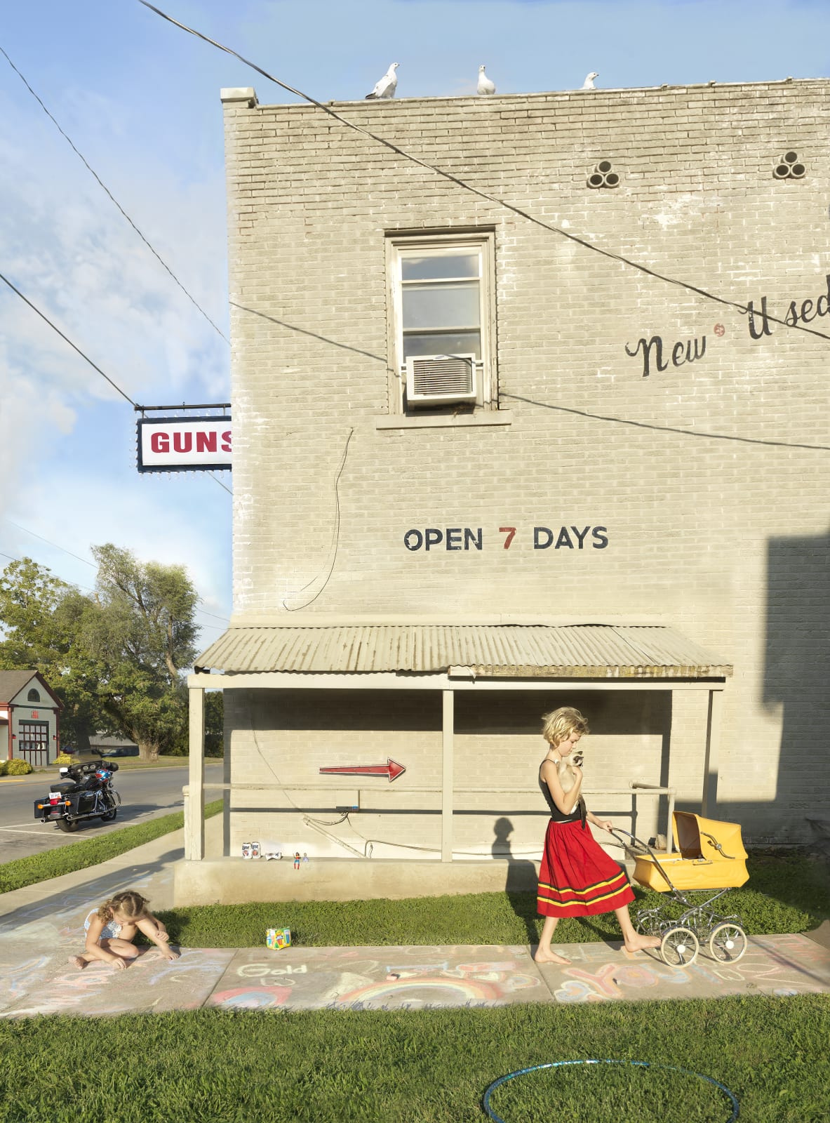 Julie Blackmon, Sidewalk, 2017