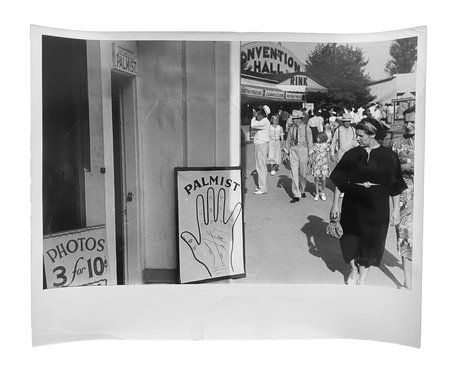Ben Shahn, Scene at Buckeye Lake Amusement Park, near Columbus, Ohio , 1938