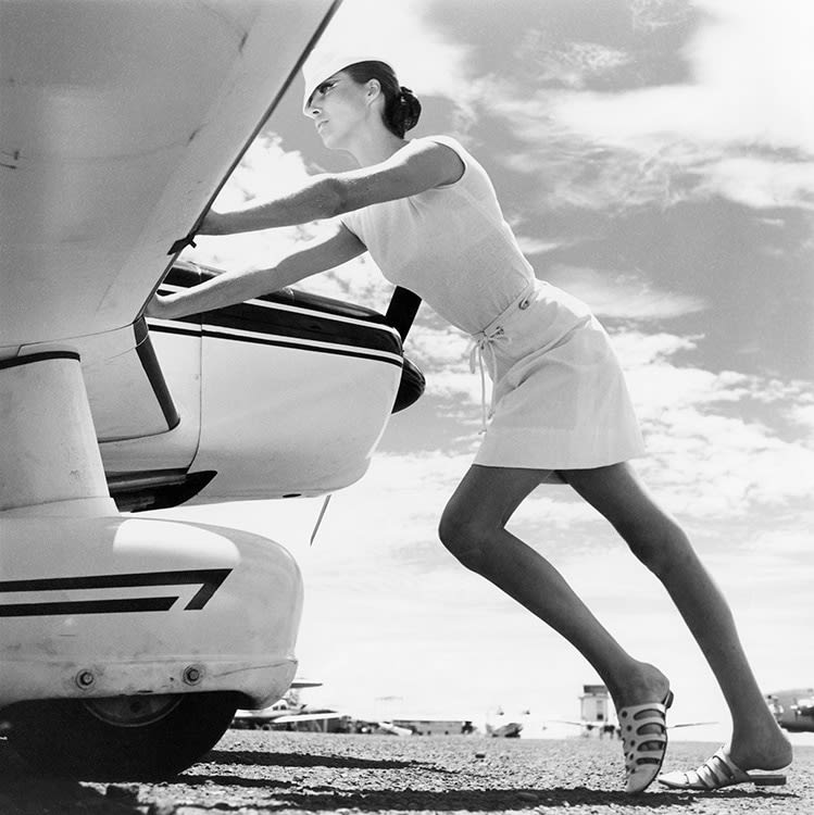 Norman Parkinson, Gilded Summer, Vogue, 1965