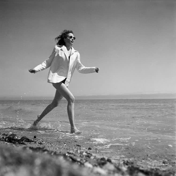 Norman Parkinson, Blue Days at Sea, British Vogue, 1945