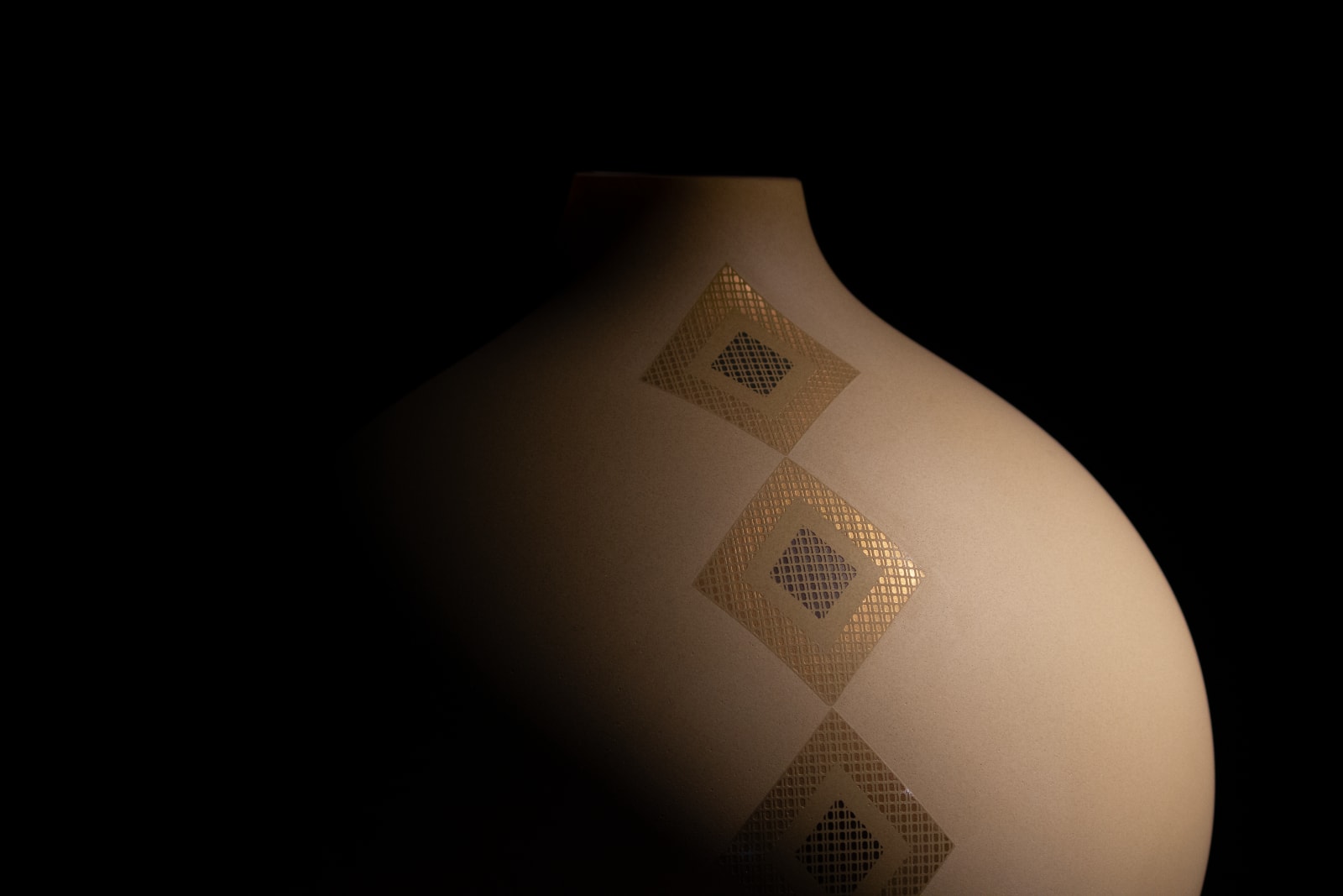 Te Rongo Kirkwood, Puru Hau Series: Io Vessel, 2024