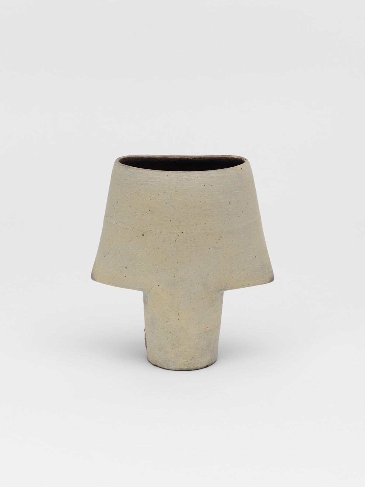 WAYNE NGAN, White Vase, 2016