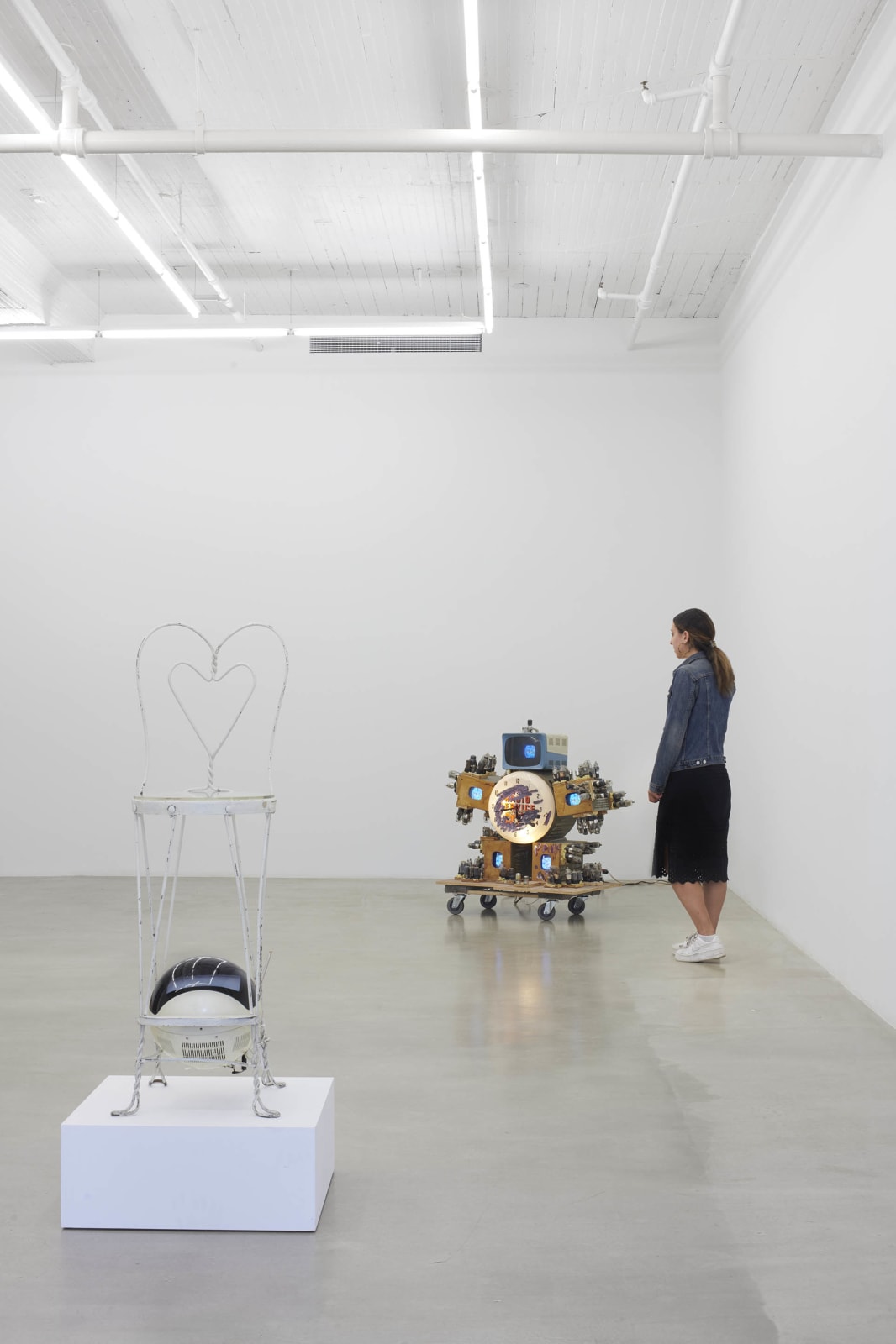 NAM JUNE PAIK, TV SERVICE ROBOT, 1997