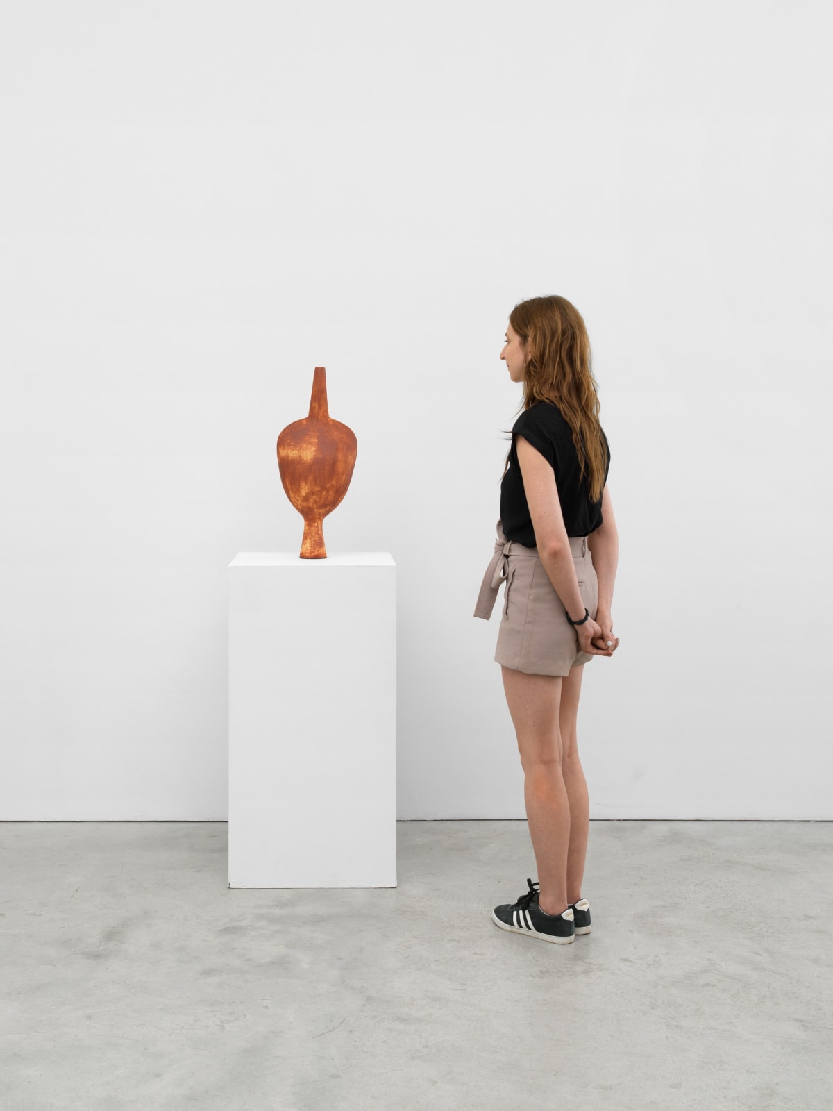 WAYNE NGAN, Rust Coloured Vase, 2017
