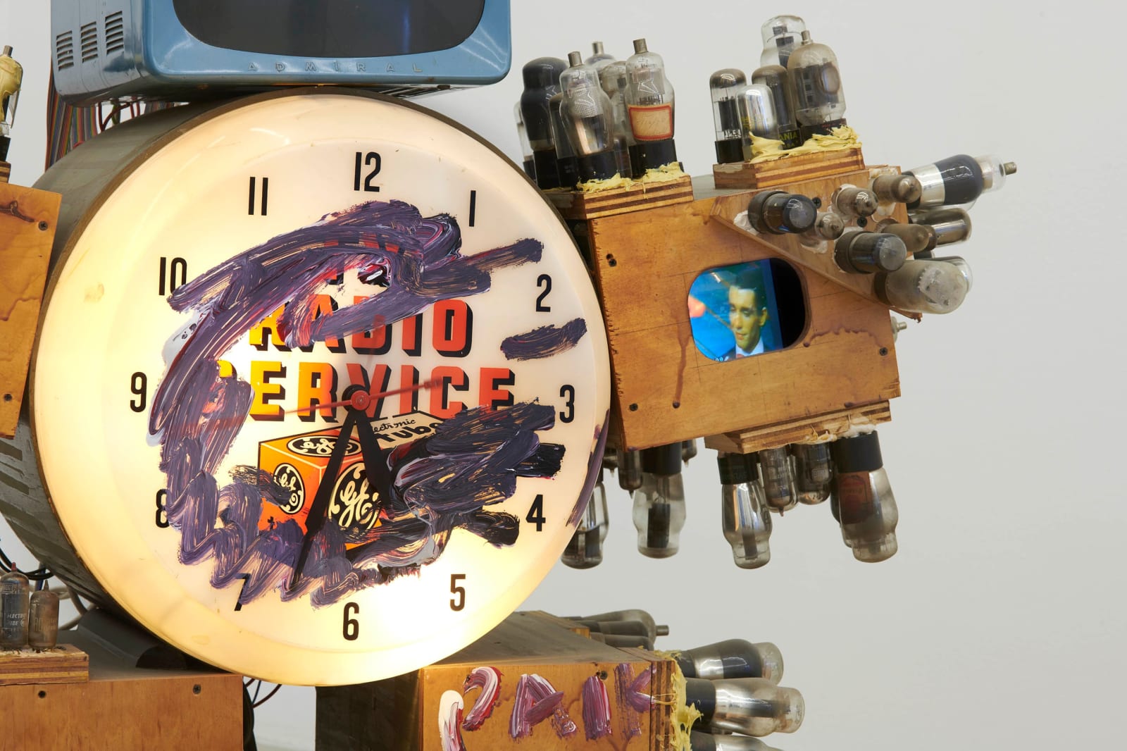 NAM JUNE PAIK, TV SERVICE ROBOT, 1997