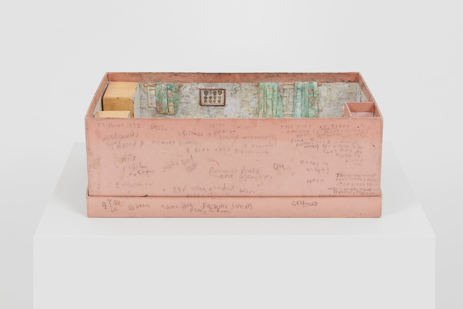 SIMON EVANS AND SARAH LANNAN, a tomb, 2017