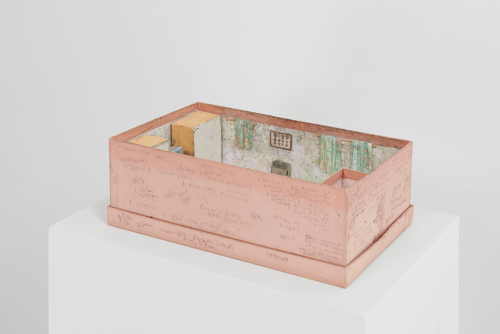 SIMON EVANS AND SARAH LANNAN, a tomb, 2017