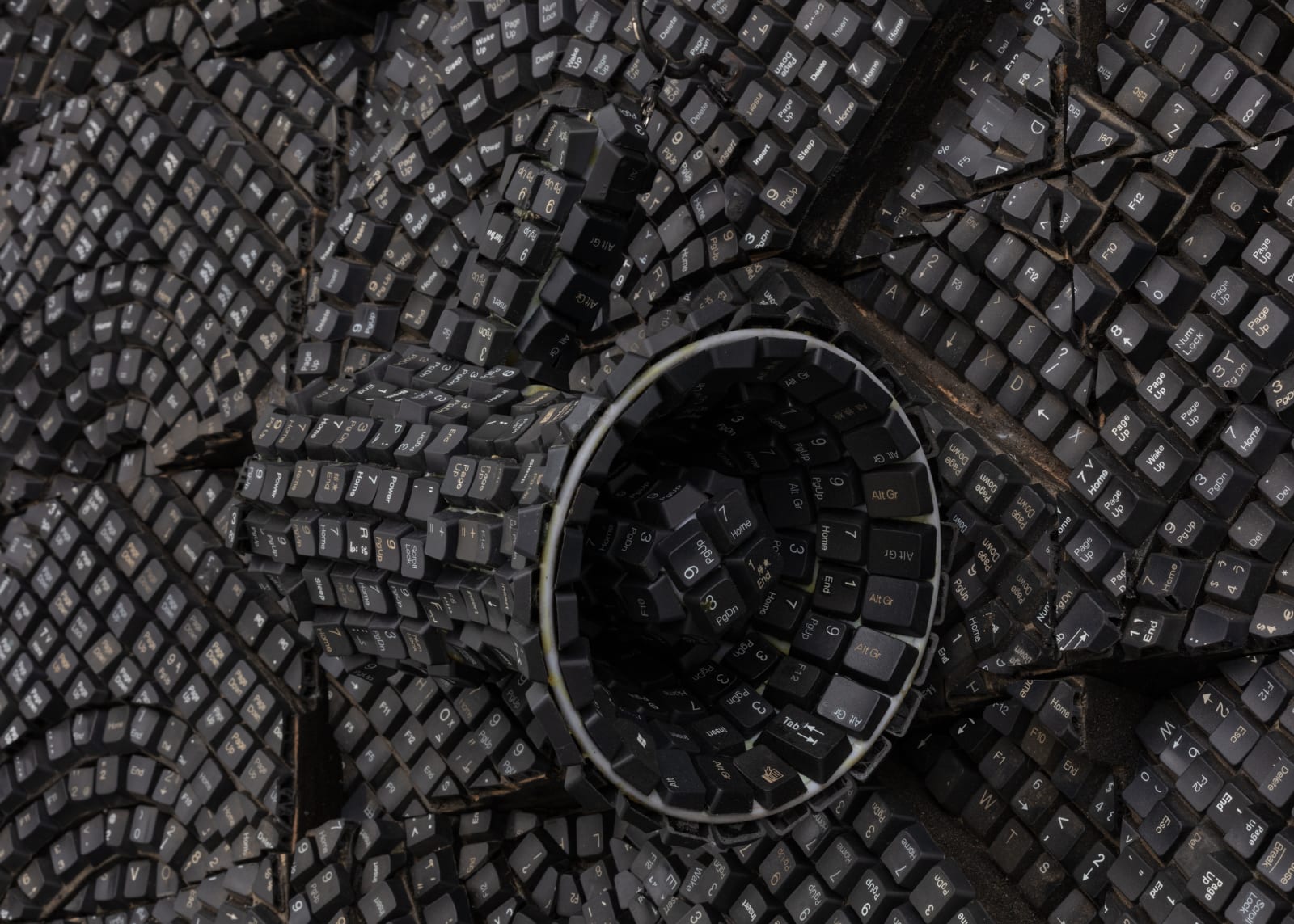 ELIAS SIME, TIGHTROPE: ECHO!?, 2020