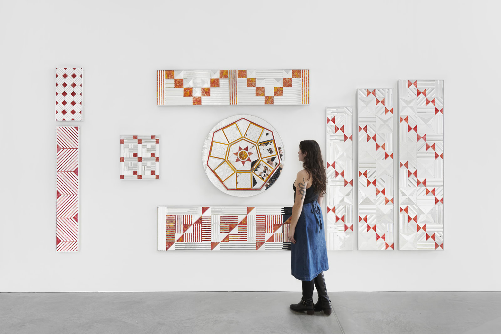 MONIR SHAHROUDY FARMANFARMAIAN, Installation of 9 elements, 2004