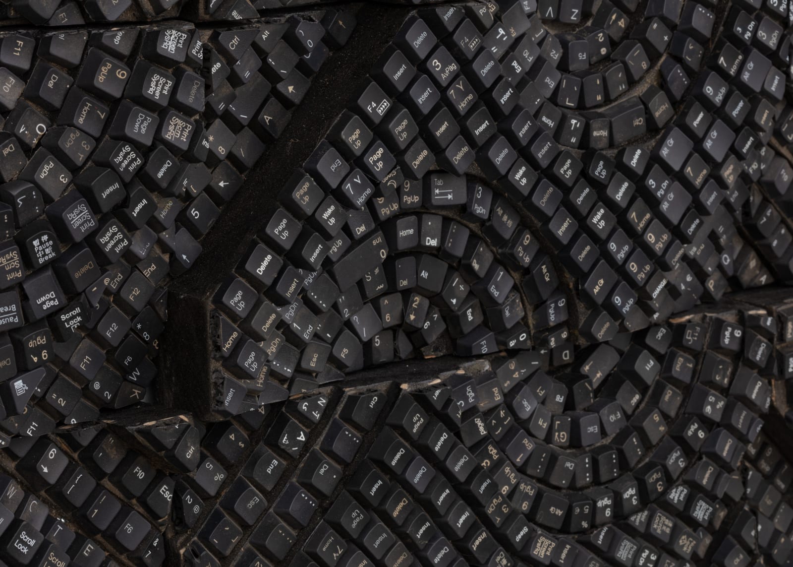 ELIAS SIME, TIGHTROPE: ECHO!?, 2020